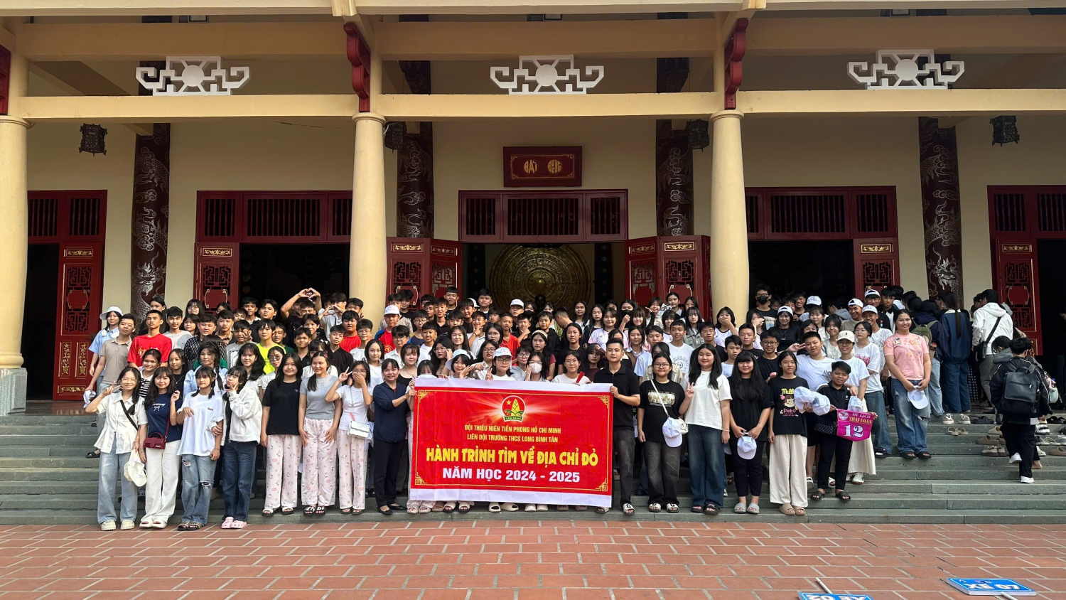 HOẠT ĐỘNG TRẢI NGHIỆM: THAM QUAN HỌC TẬP NGOÀI NHÀ TRƯỜNG